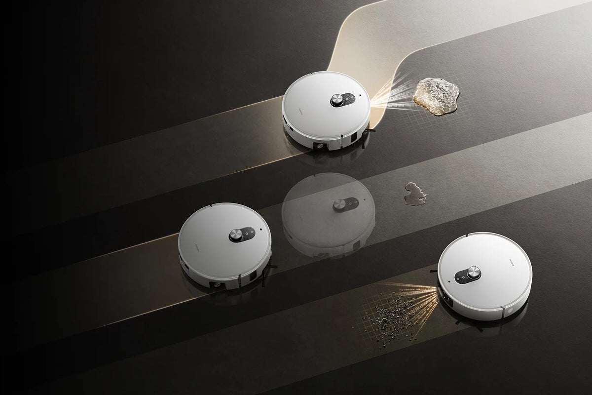 Xiaomi Robot Vacuum 6 Pro herkent een plens melk en droge kruimels op een donkere vloer