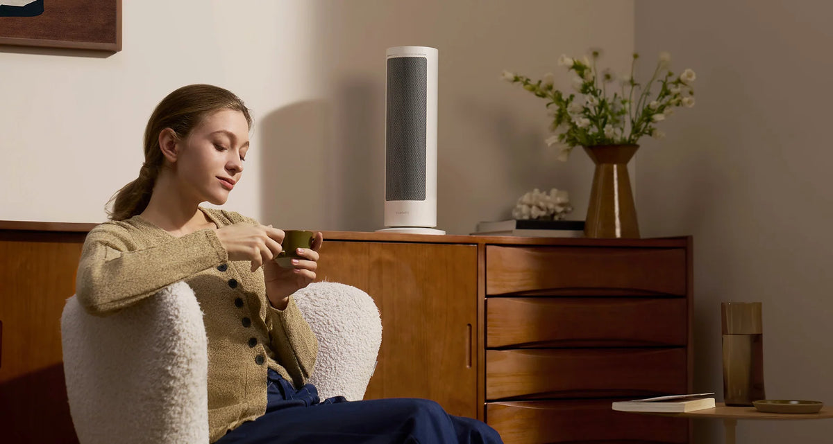 Xiaomi Smart Graphene Heater op een dressoir in de woonkamer